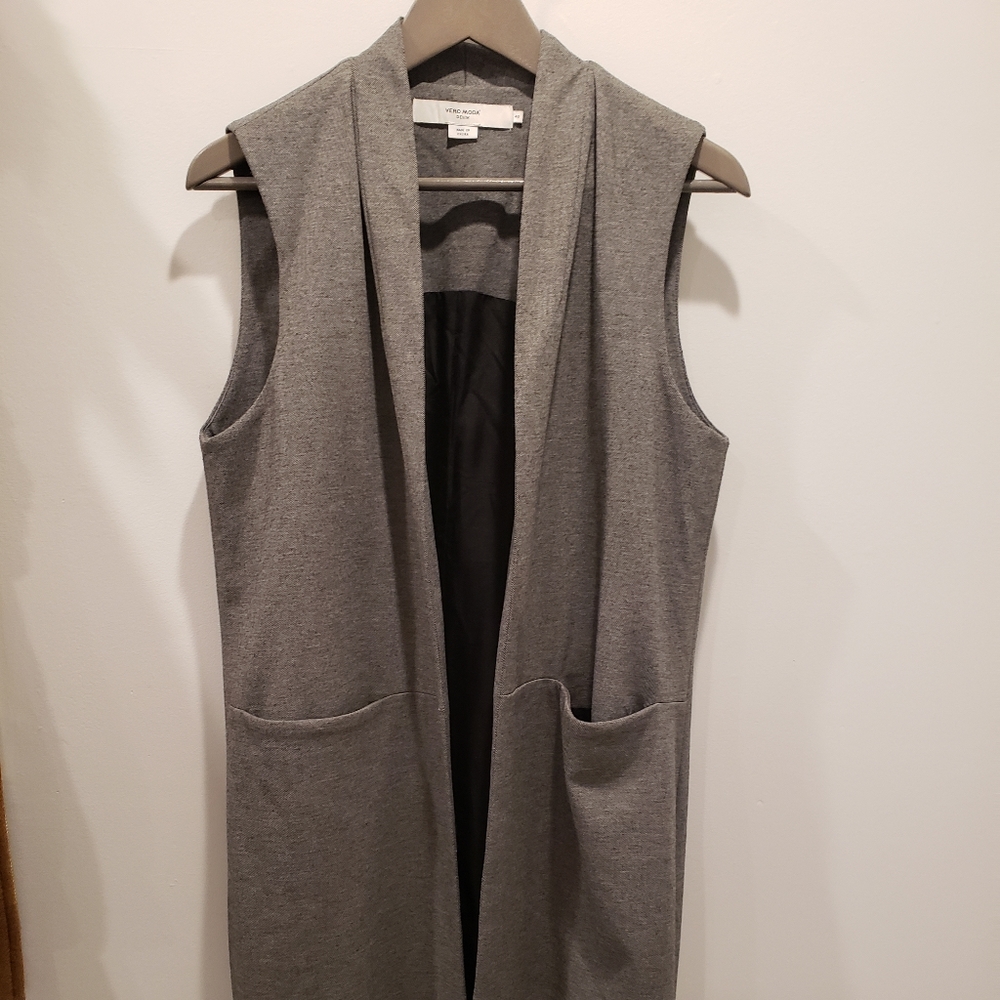 Grey vest - Picture 3 of 9